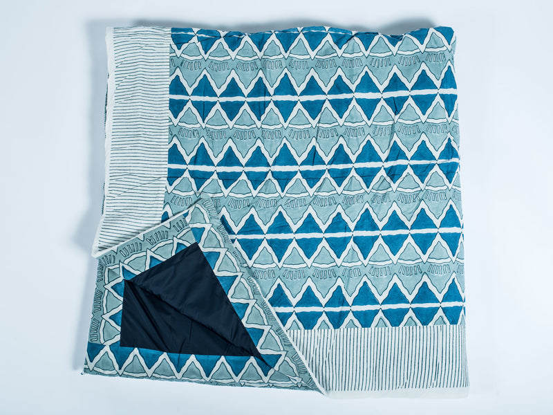 Sunshine Daydream Blanket in Moody Blues